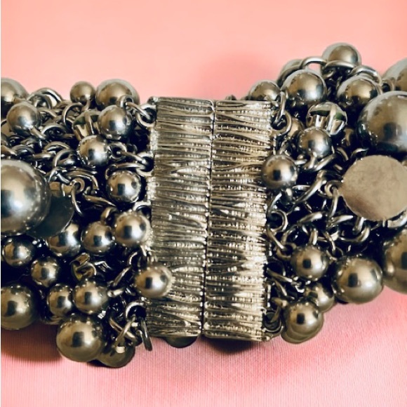 Tracy, Lynn chunky magnetic bracelet - Picture 2 of 11